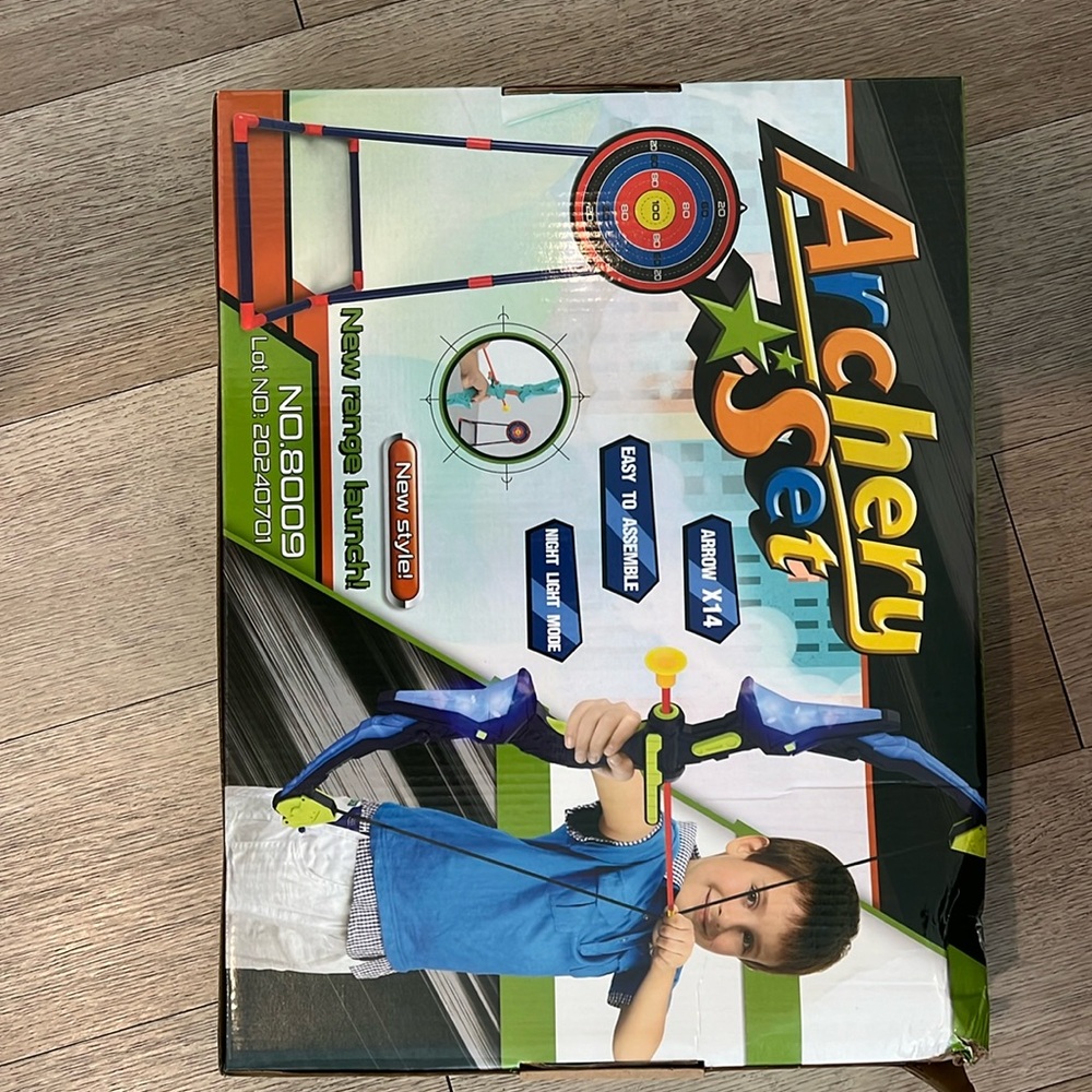 Bow and arrow set